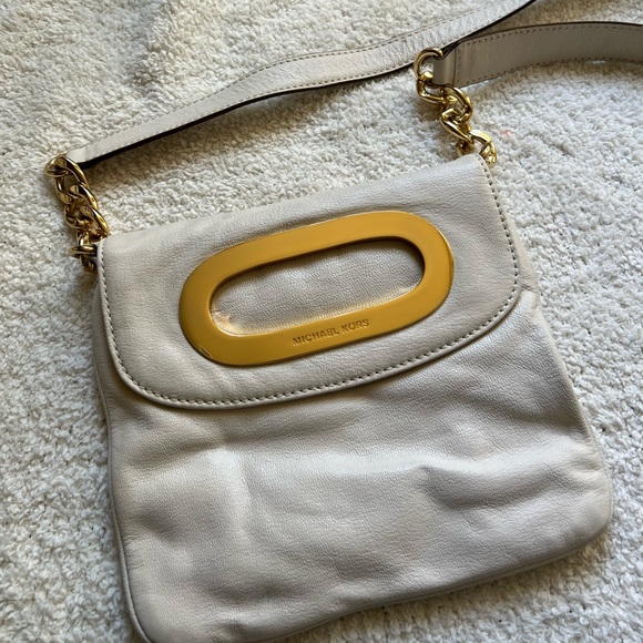 Michael Kors Off White Leather Cut Out Flap Shoulder Bag - Picture 11 of 14